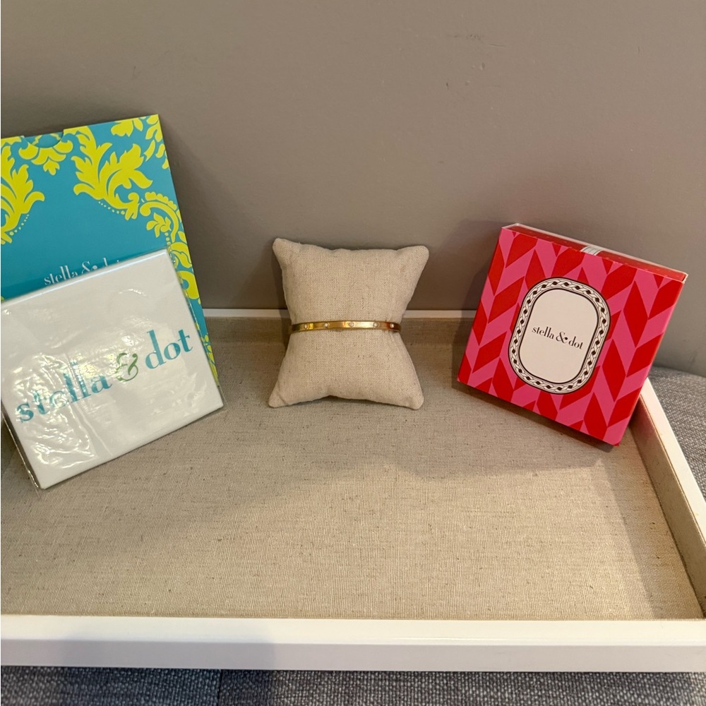 Stella & Dot Gold Inspiration Bracelet Love
